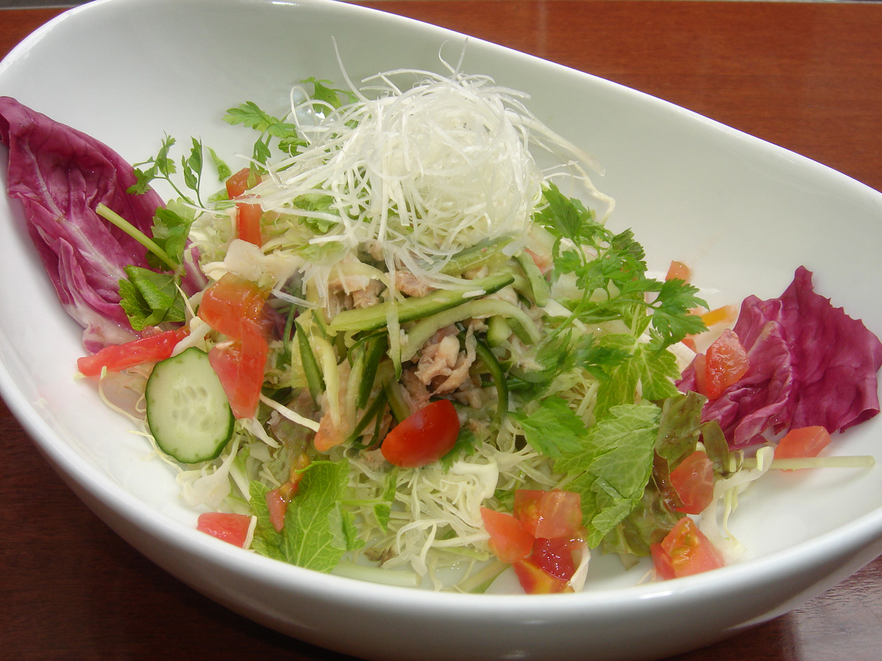 クラゲと彩り野菜のサラダ