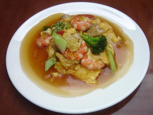 芙蓉蝦仁 (上海風ふんわりエビ玉の特製ソースがけ)