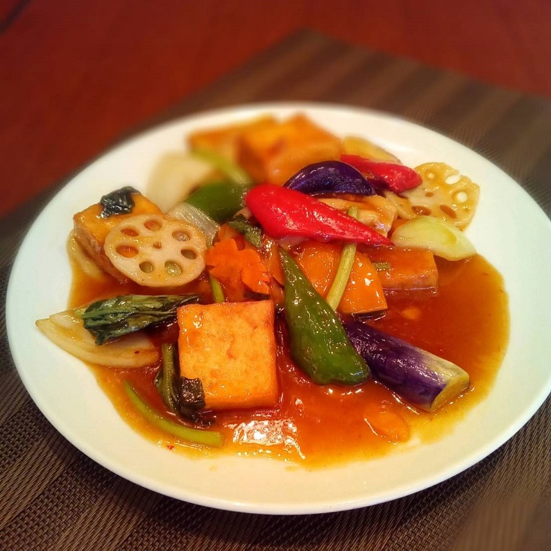家常豆腐 (厚揚げ豆腐と五目野菜の炒め)