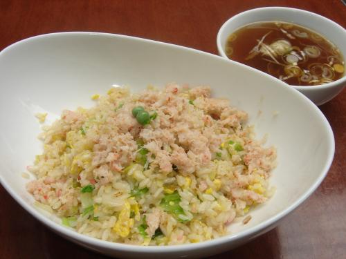 カニとレタスのチャーハン