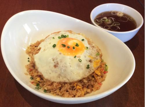 スパイシーチャーハン (カレー風味)